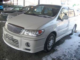 1999 Nissan Presage Pictures