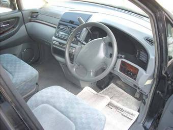 1999 Nissan Presage Pictures