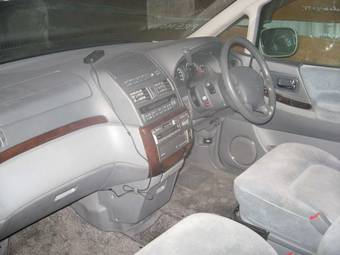 1999 Nissan Presage Photos