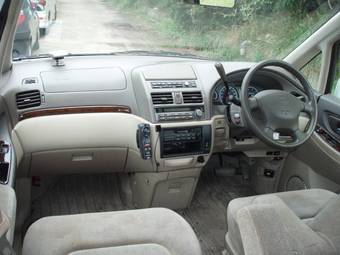 1999 Nissan Presage Photos