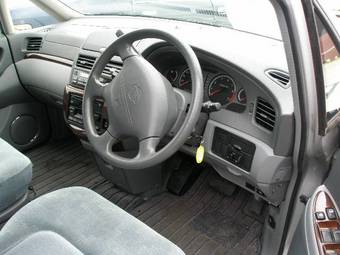1999 Nissan Presage Photos
