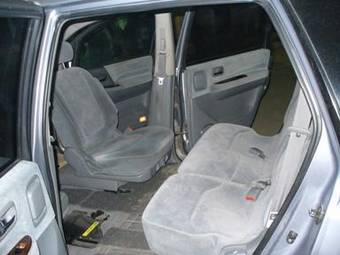 1999 Nissan Presage Photos