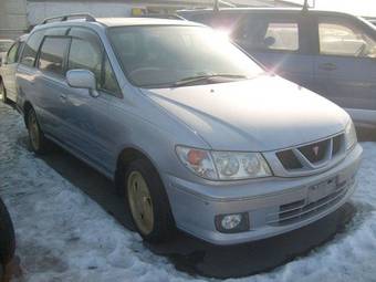 1999 Nissan Presage Pictures