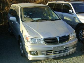 1999 Nissan Presage Pics