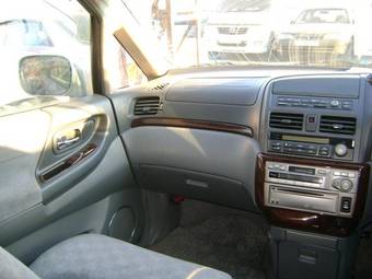 1999 Nissan Presage Photos