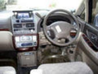 1999 Nissan Presage Photos