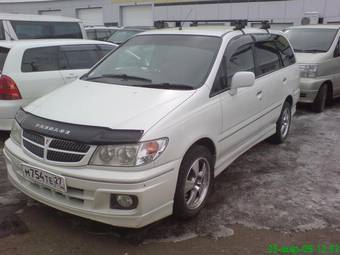 1999 Nissan Presage Pictures