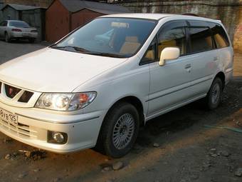 1999 Nissan Presage Photos