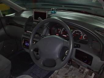 1999 Nissan Presage Photos