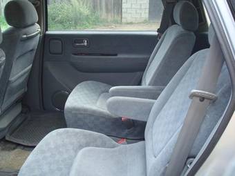 1999 Nissan Presage Photos