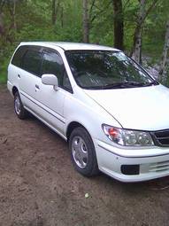 1999 Nissan Presage Pictures