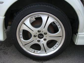 1999 Nissan Presage Images