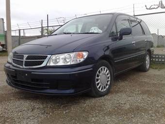 1999 Nissan Presage Pictures