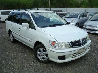 1999 Nissan Presage Pics