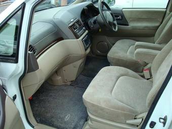 1999 Nissan Presage Pictures