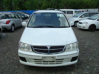 1999 Nissan Presage Pictures