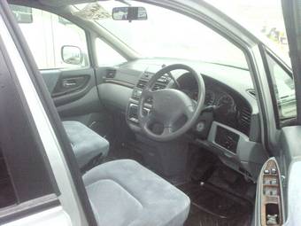 1999 Nissan Presage Photos