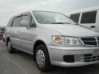 1999 Nissan Presage Photos