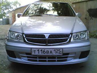 1999 Nissan Presage Pictures