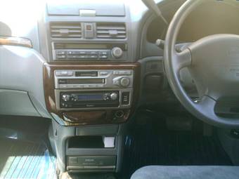 1999 Nissan Presage Photos