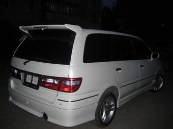 1999 Nissan Presage Pictures