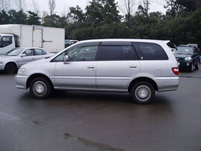 2000 Nissan Presage