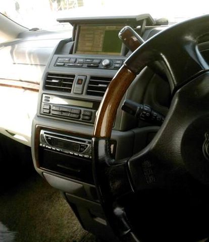2000 Nissan Presage