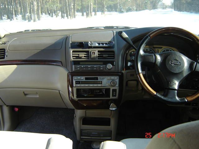 2000 Nissan Presage