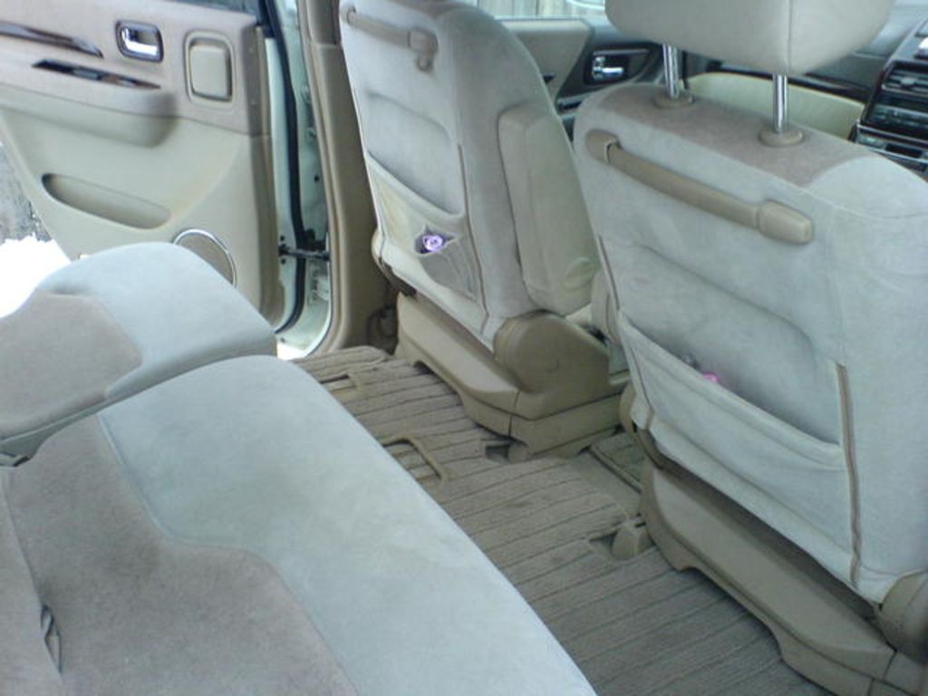 2000 Nissan Presage