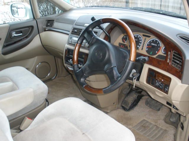 2000 Nissan Presage
