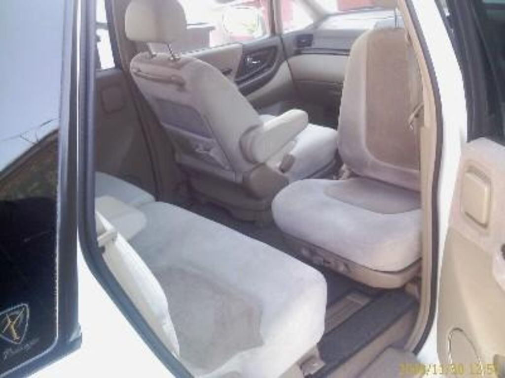 2000 Nissan Presage