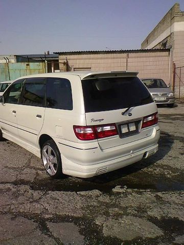 2000 Nissan Presage