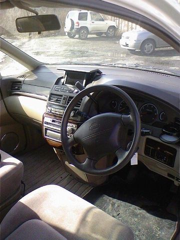 2000 Nissan Presage