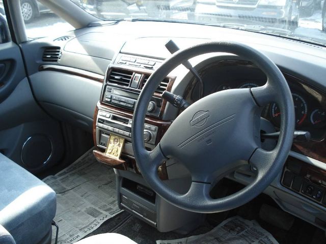 2000 Nissan Presage