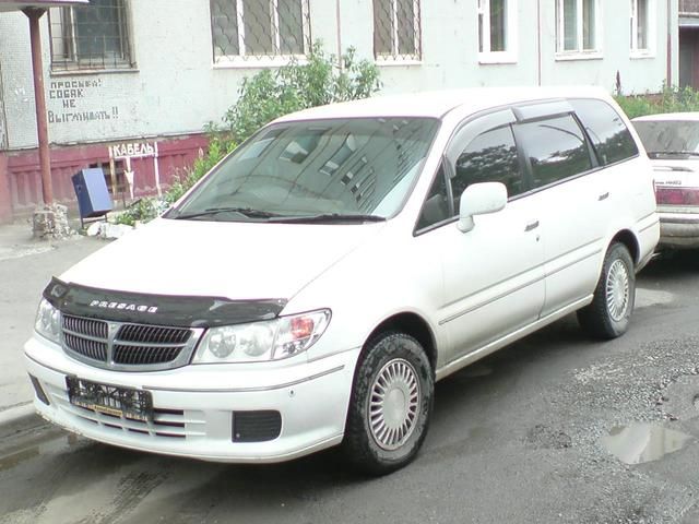 2000 Nissan Presage