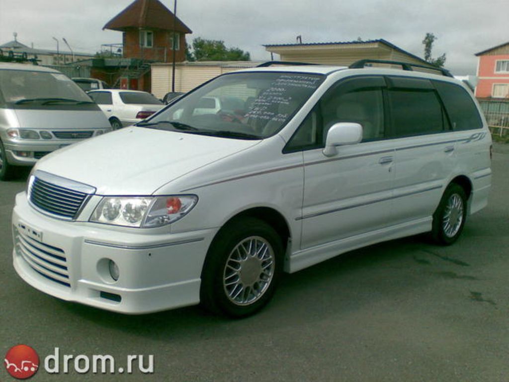 2000 Nissan Presage
