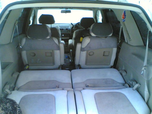 2000 Nissan Presage