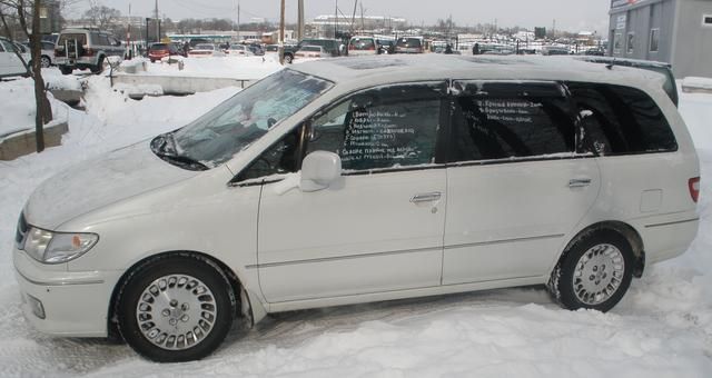 2000 Nissan Presage