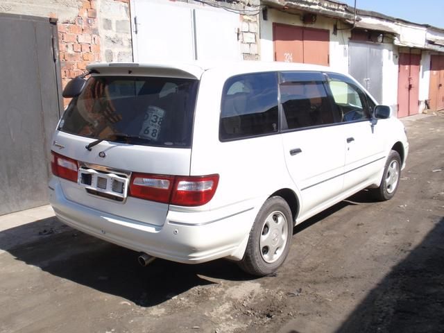 2000 Nissan Presage