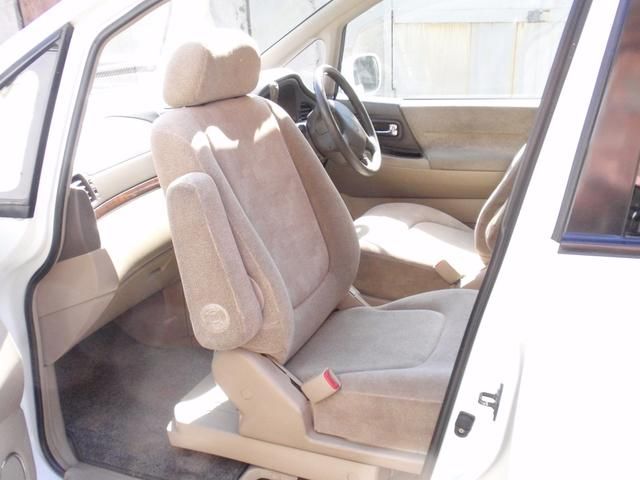 2000 Nissan Presage