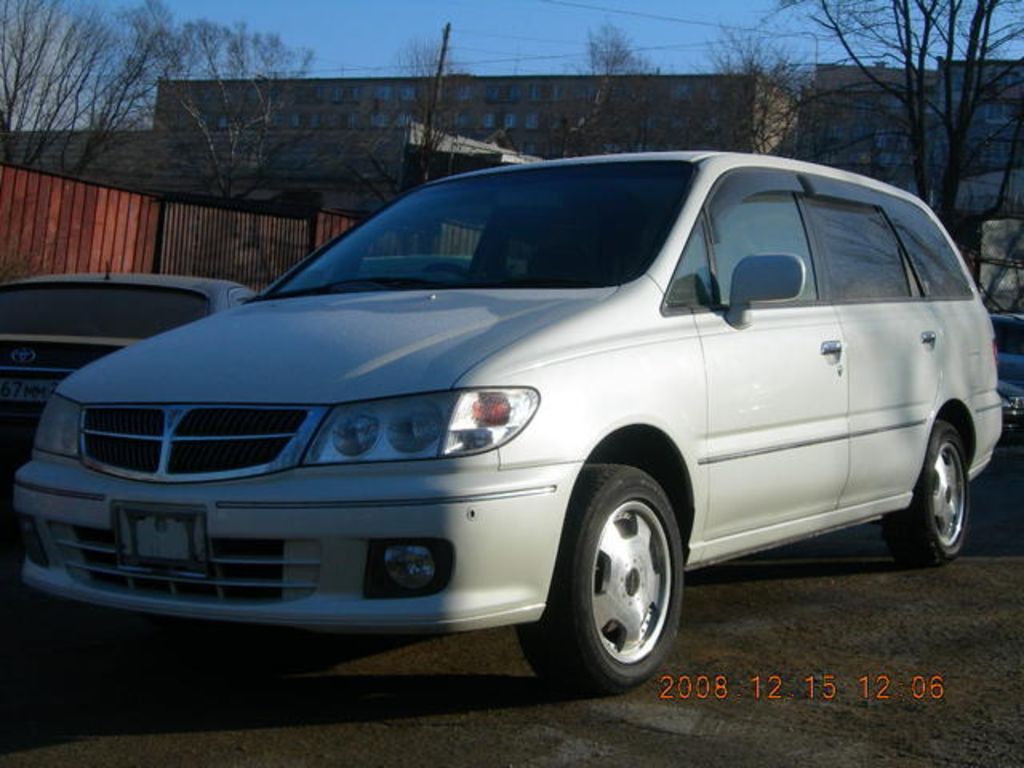 2000 Nissan Presage