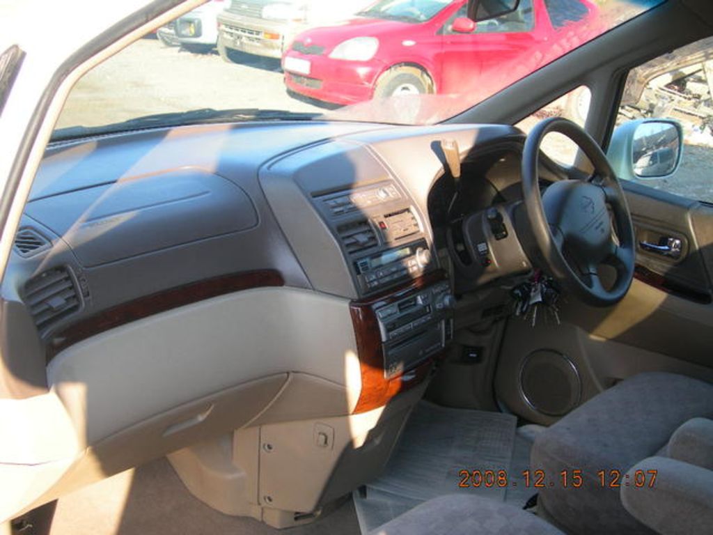 2000 Nissan Presage