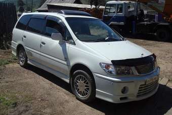 2000 Nissan Presage Photos