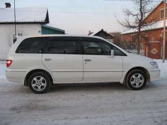 2000 Nissan Presage Images