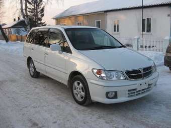 2000 Nissan Presage Pictures