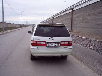 2000 Nissan Presage Images