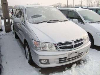 2000 Nissan Presage Pics