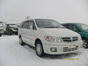 2000 Nissan Presage Pictures
