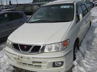 2000 Nissan Presage Photos