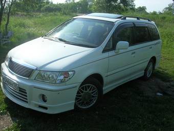 2000 Nissan Presage Pictures